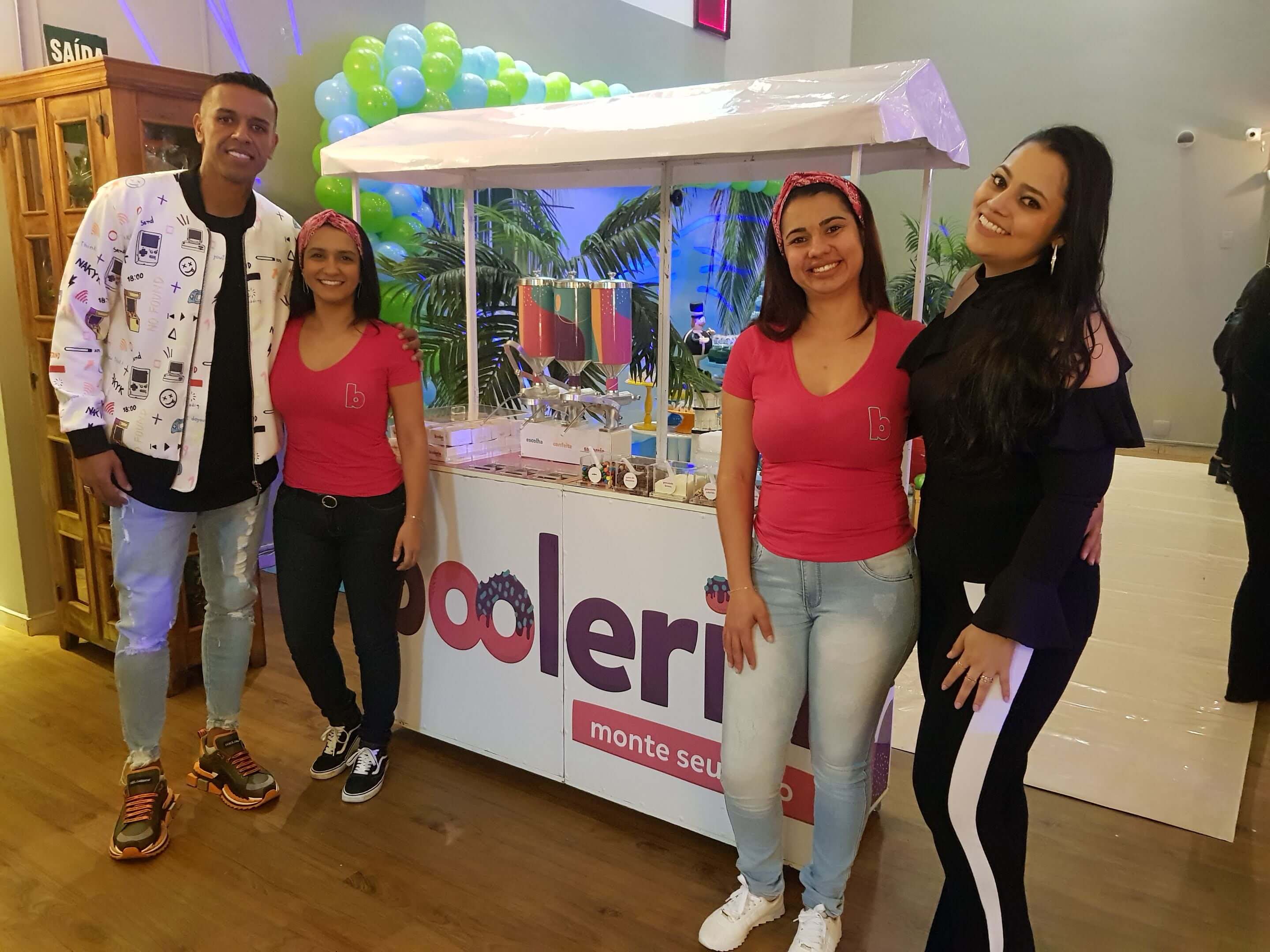 Famoso em evento Booleria
