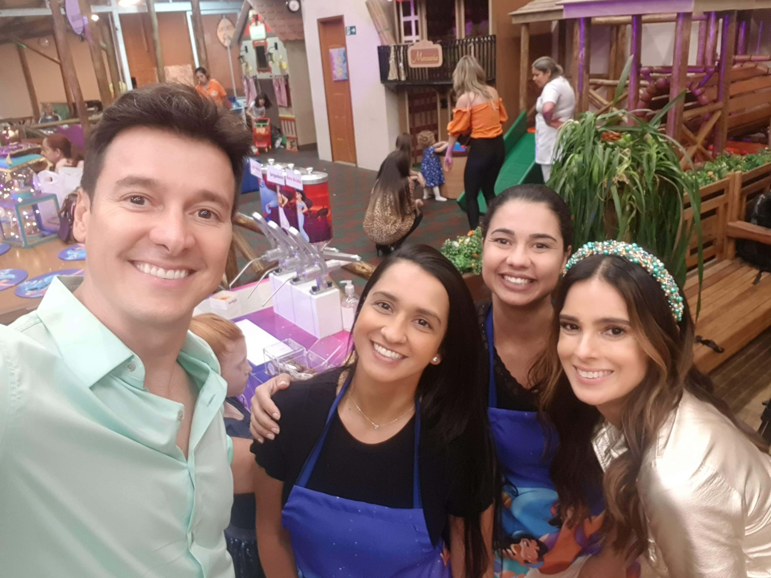 Famoso em evento Booleria